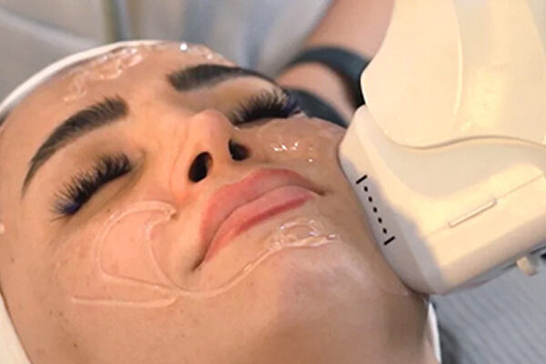 مراکز ما 3 کلینیک زیبایی ماه تا