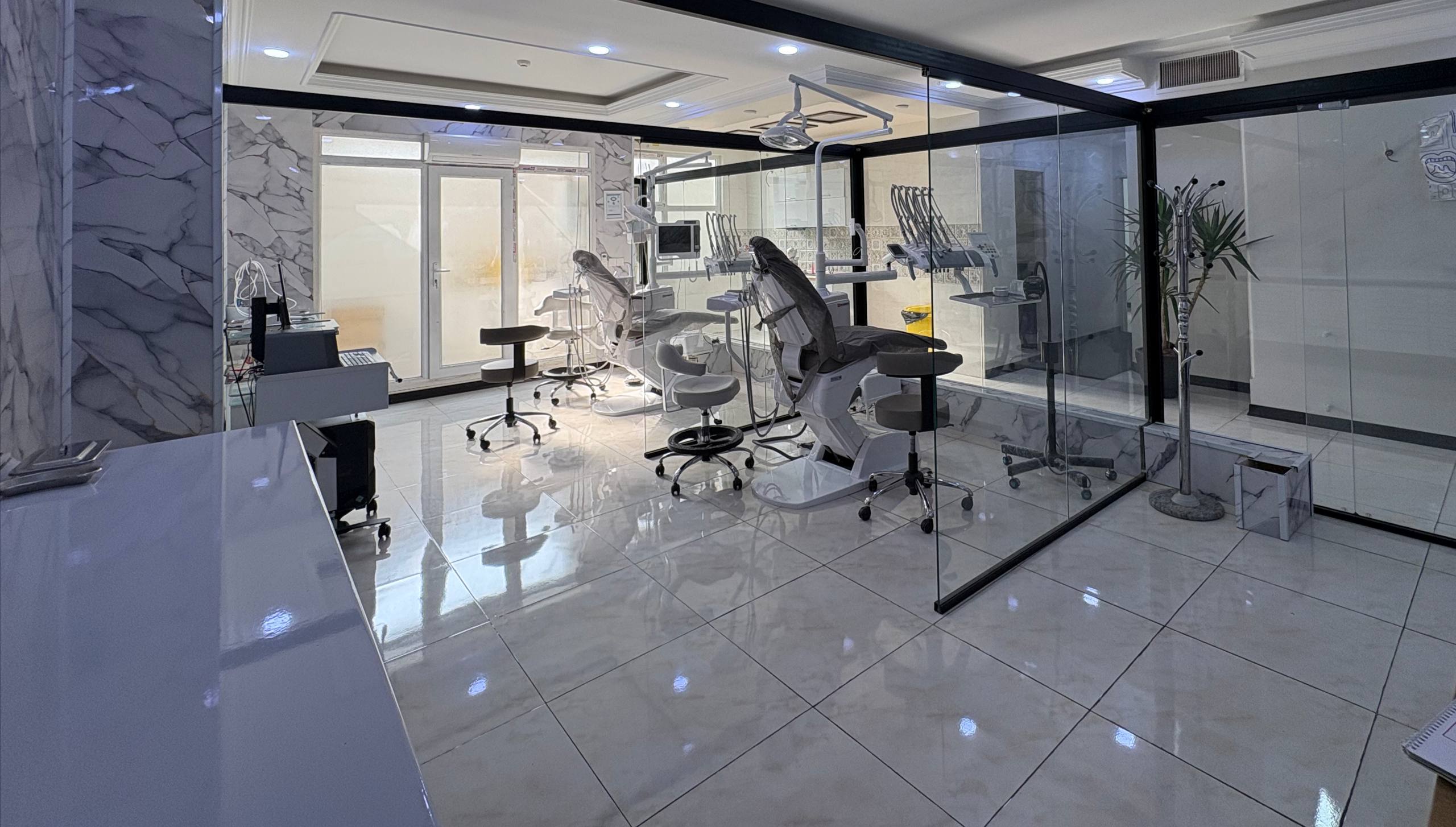 کلینیک ماه‌تا - تصویر ۱